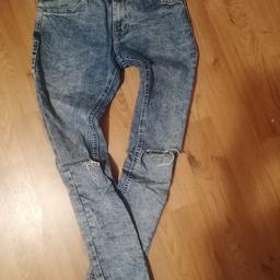 Herren Destroyed Super Skinny Fit Jeans Gr. 36 von Bershka zu verkaufen
