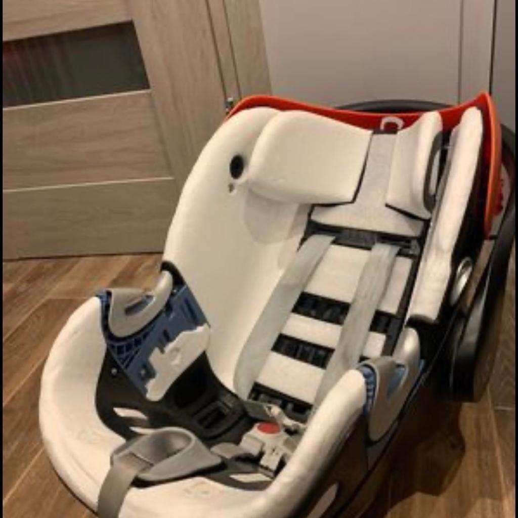 Good condition car seat with ISOfix base and raincover. Please have a look on my other auction, as I’m selling matching pushchair/pram with all accessories. Both pram and car seat for £100
