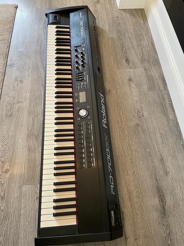 Roland RD 700 GX stage piano. in WS8 Walsall for £850.00 for sale Shpock