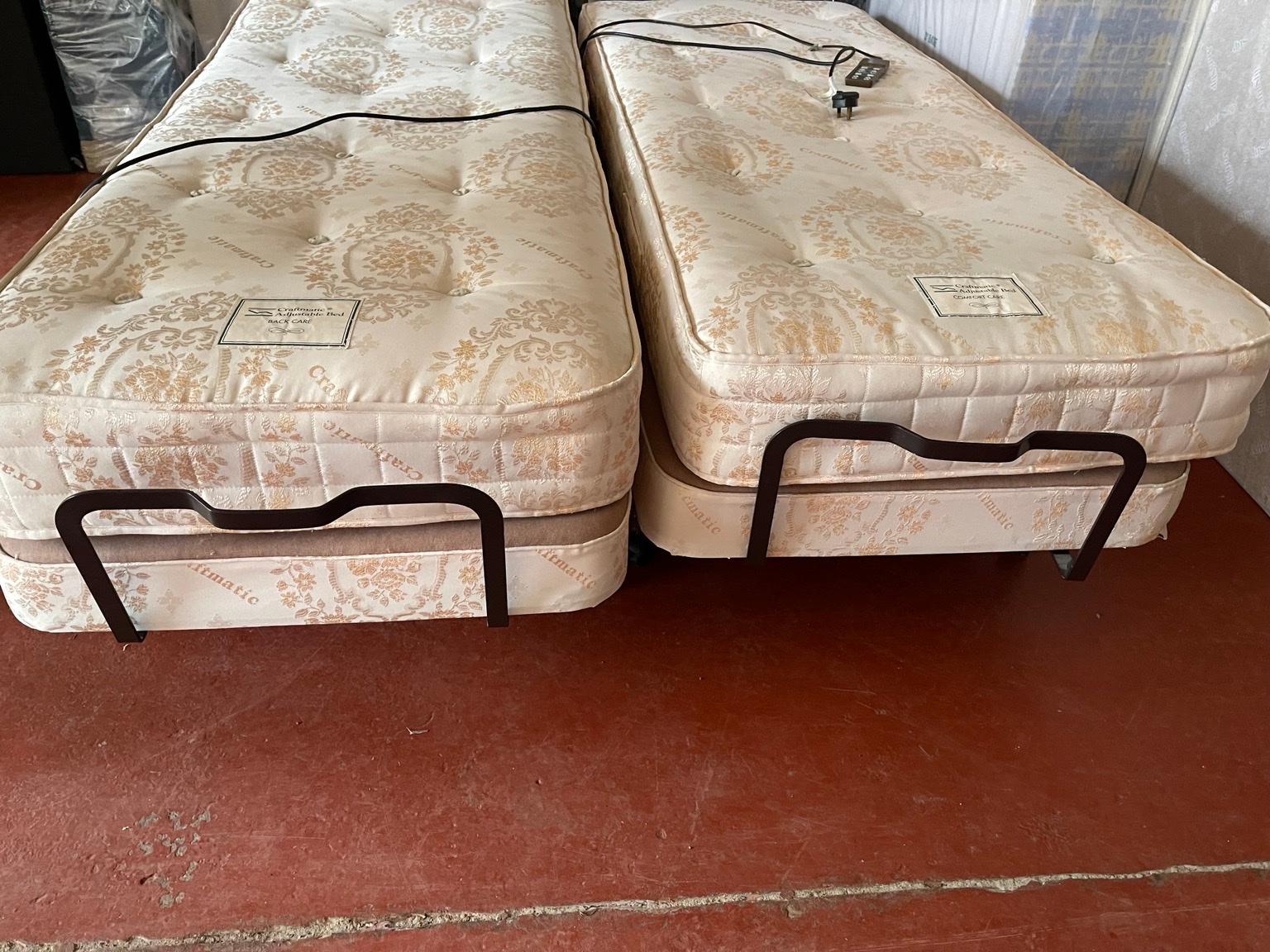 2 x single electric beds with mattresses in S62 Parkgate for £150.00