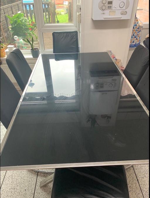 Buy & Sell East London Hackney Wick - East London - Photos for Black high gloss table with 6 chairs