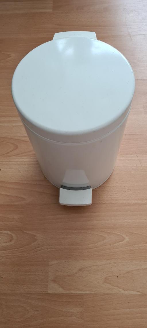 Buy & Sell South East London Croydon - Photos for Brabantia White Pedal Bin