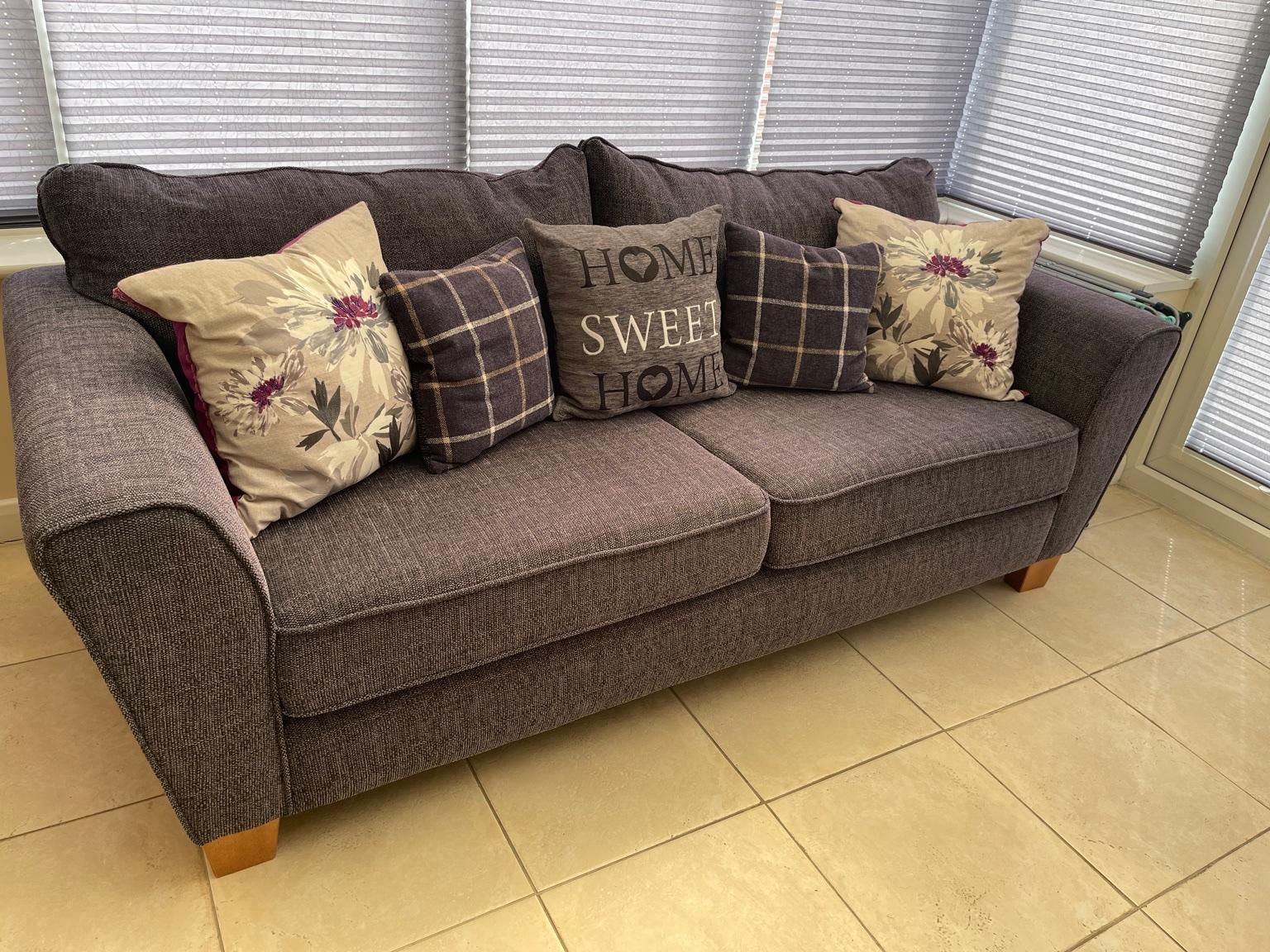 Three seater sofa in LL13 Wrexham für 150,00 £ zum Verkauf Shpock DE