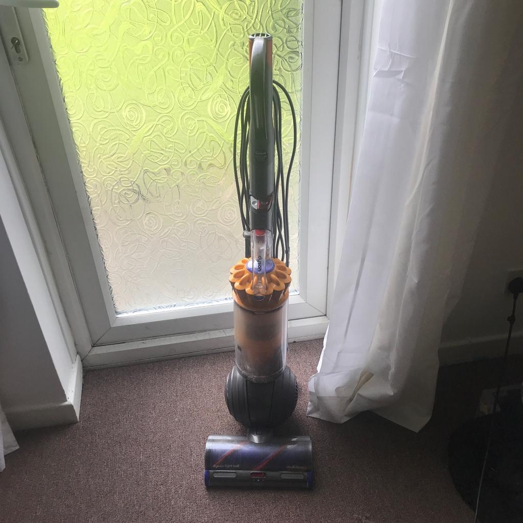 Dyson light ball hoover in DA8 London für £ 20,00 zum Verkauf Shpock AT