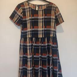 Women's atmosphere checkered patterned dress
Size 10 UK 
Great condition
From a pet and smoke free home