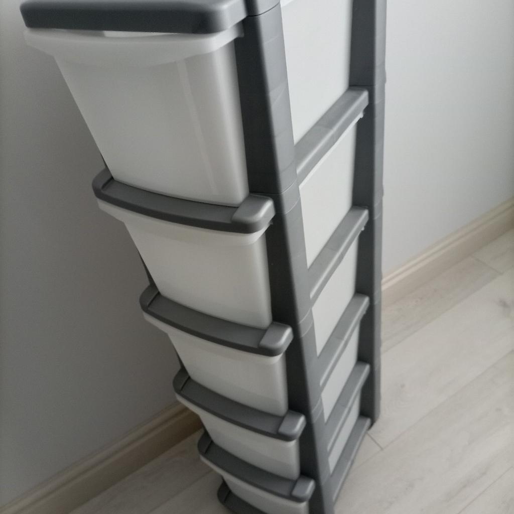 Tall narrow draw's (N0 delivery) in B70 Sandwell für £ 10,00 zum ...