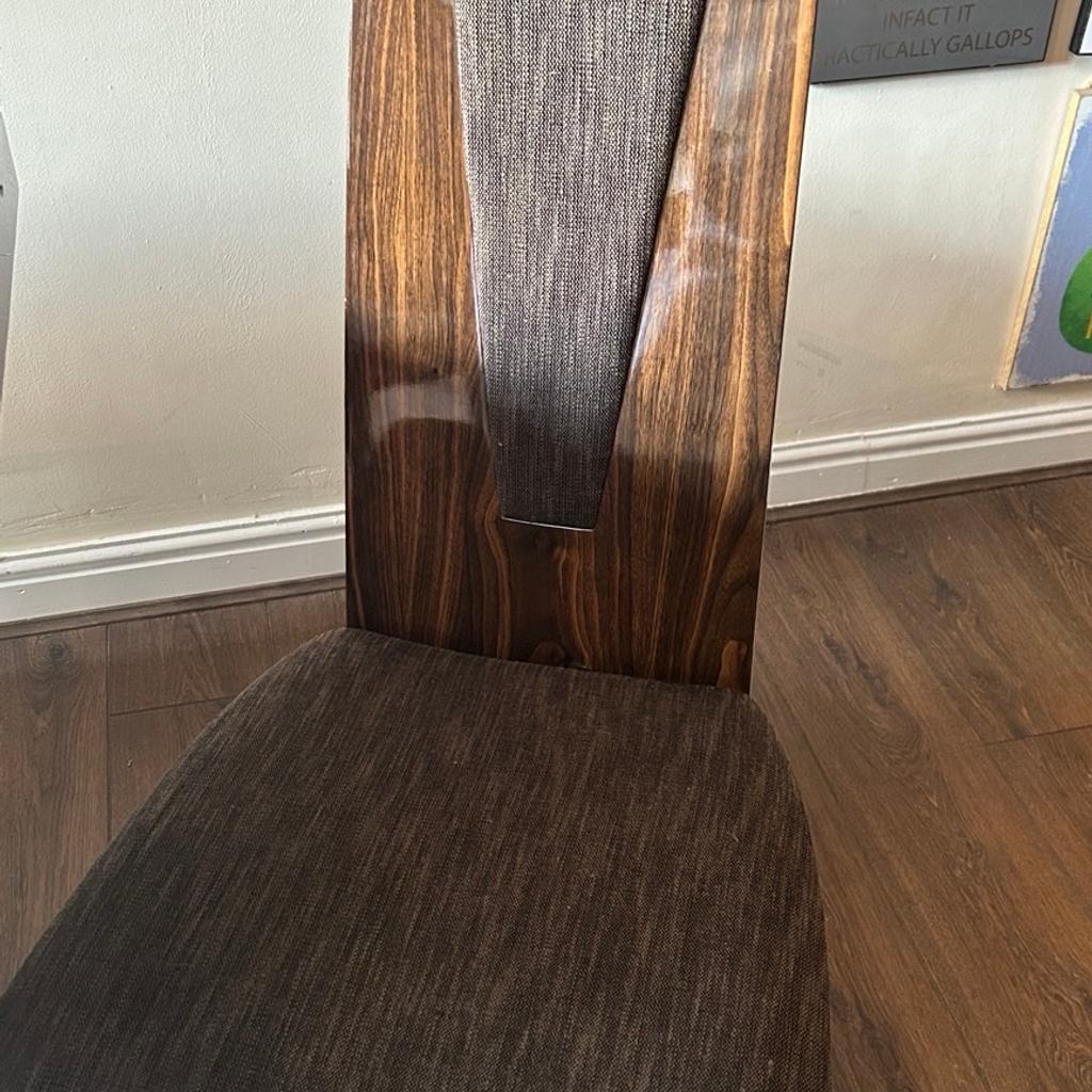 Marble dining table with 6 chairs. Hardly been used. Some hairline scratches which wd40 should get rid of. Chairs and fabric like brand new. Very heavy and fantastic quality! Will need 2 people for removal. Have matching side tables and console. See other posts. Open to sensible offers .
Cash on collection ONLY. No time wasters.
