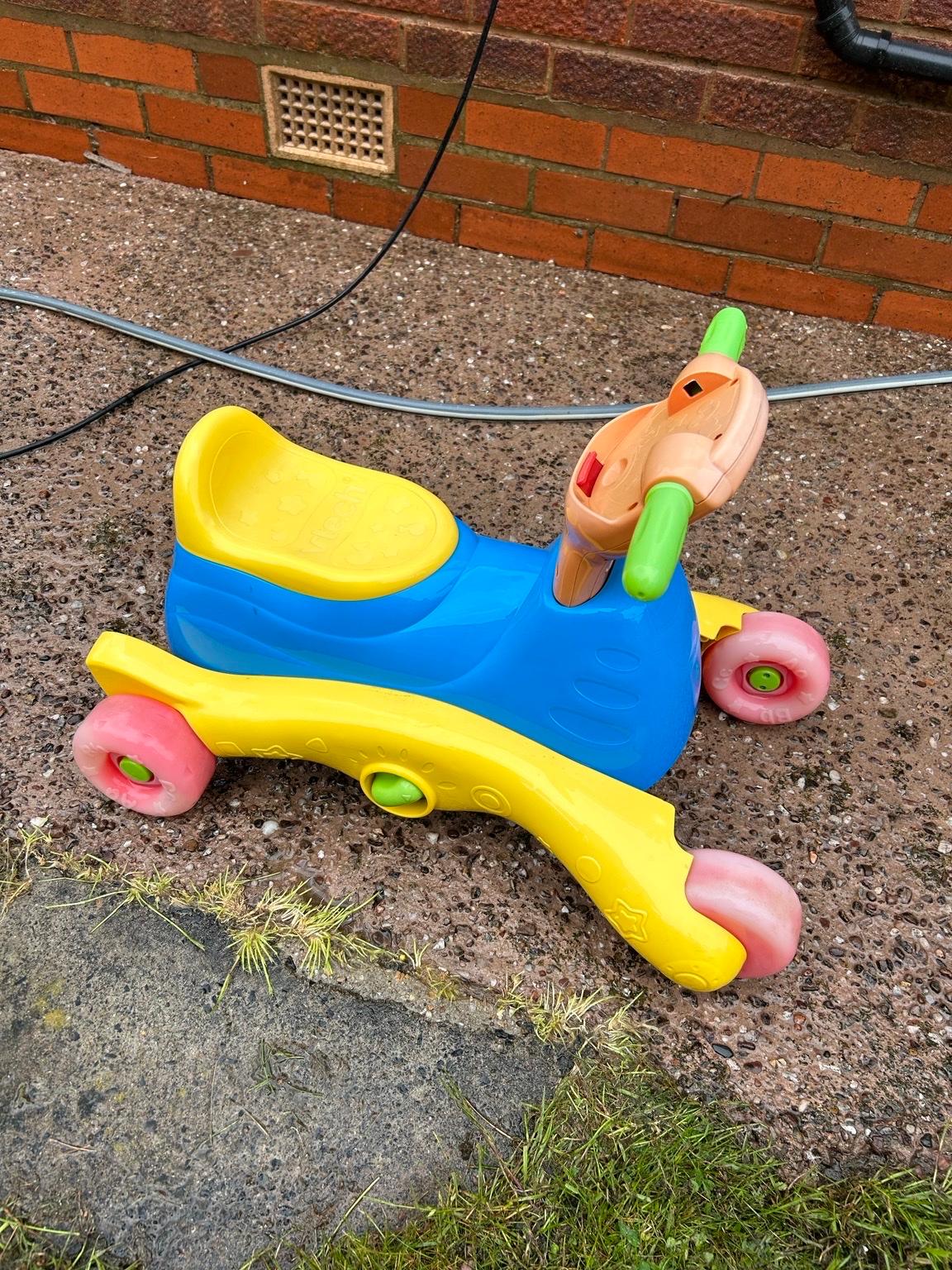 FREE Toddler ride on/rocker garden toy in B27 Birmingham für gratis zum