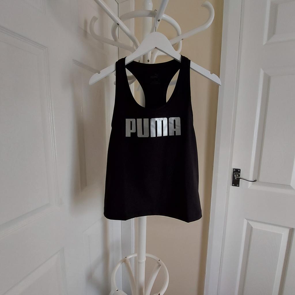 T-Shirt „Puma“Women’s

Dry Cell Slim Fit

 Black Silver Colour

 New With Tags

Actual size: cm

Length: 53 cm from shoulder front

Length: 52 cm from shoulder back

Length: 31 cm from armpit side

Shoulder width: 25 cm

Volume hand: 44 cm

Volume bust: 80 cm – 90 cm

Volume waist: 79 cm – 88 cm

Volume hips: 83 cm – 90 cm

Size: 12 (UK) Eur M,40 ,US M

Shell: 85 % Polyester
 15 % Elastane

Made in Vietnam