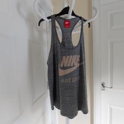 T-Shirt „Nike“

Grey Mix Colour

Good Condition

Actual size: cm and m

Length: 66 cm front

Length: 64 cm back

Length: 40 cm from armpit side

Shoulder width: 23 cm

Volume hand: 52 cm

Volume bust: 90 cm – 1.00 m

Volume waist: 1.00 m – 1.04 m

Volume hips: 1.04 m – 1.20 m

Size: L

60 % Cotton
40 % Polyester

Made in China