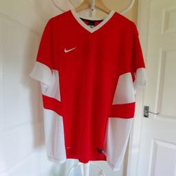 T-Shirt „Nike“Dri-Fit

 Men’s Authentic Football

Red White Colour

New With Tags

Authentic Nike – Team

Actual size: cm and m

Length: 79 cm

Length: 47 cm from armpit side

Shoulder width: 49 cm

Length sleeves: 26 cm

Volume hand: 46 cm

Volume bust: 1.16 m – 1.18 m

Volume waist: 1.16 m – 1.18 m

Volume hips: 1.16 m – 1.20 m

Size: XL

Body: 100 % Polyester

Mesh: 100 % Polyester

Made in Sri Lanka
