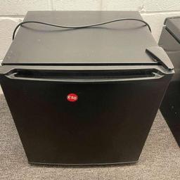 BLACK TABLE TOP FREEZER - SIA
FULLY OPERATIONAL AND WORKING
ODD SCRATCH/MARK FROM GENERAL USE

£50.00

DIMENSIONS:
48cm width
45cm depth 
51cm height

COLLECTION AVAILABLE 7 DAYS A WEEK
OR WE CAN DELIVER 

PLEASE CALL 07548853374

Unit 1-2 Parkgate Court 
The gateway industrial estate
Parkgate 
Rotherham
S62 6JL 
Website - bwbeds.co.uk