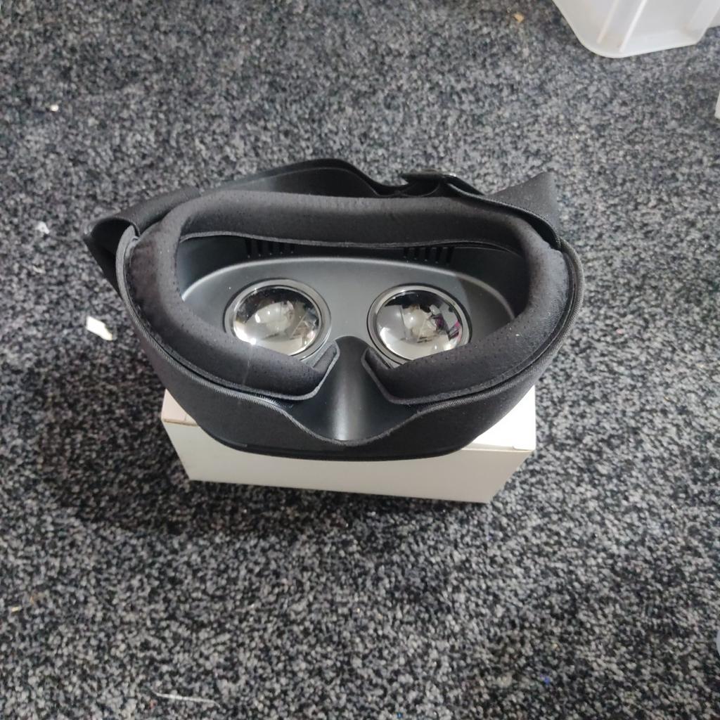Brand new VR headset good for watching only for collection. was £10