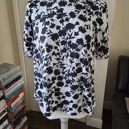 Monochrome top blouse from Warehouse in size 10