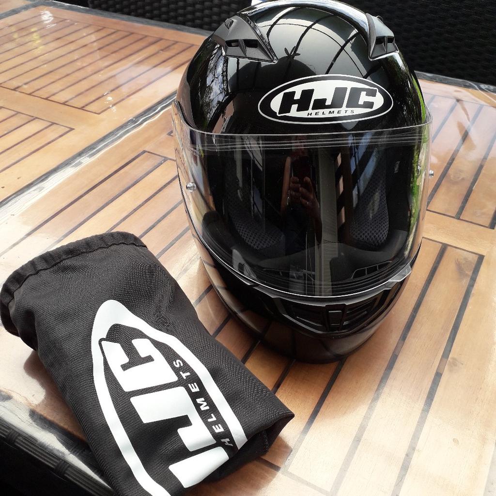NEU HJC Helm in schwarz
gr.XS 54
Motorradhelm

Helm wurde höchstens 2x ganz kurz getragen von unserem Sohn, daher wie NEU und unfallfrei.

Verkaufen den Helm, weil er dieses Jahr leider zu klein geworden ist für unsern Sohn.

wurde Neu gekauft am 27.5.22 Motorradklinik.

FIXPREIS