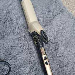 BaByliss 2289U 200°C Volume Waves Hair Curling Tong.

Only Used Once. NO Origianl Box!!

Maximum temperature of 200°C

Diameter of 38 mm

A cord of 180 cm

Fast heating in 45 seconds

Cool tip
