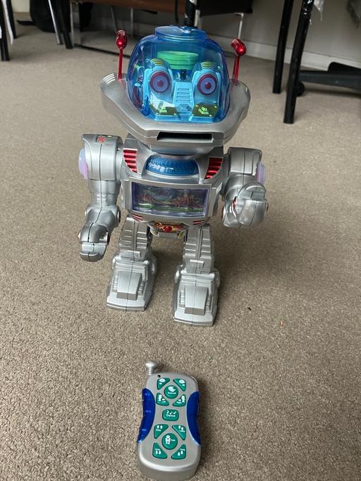 Buy & Sell South West London Norbury - South West London - Photos for Robot toy with remote control