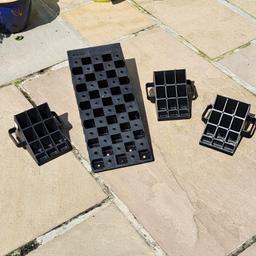 Set of levelling blocks used a couple of times
good condition,nose weight gauge used twice
Good condition 