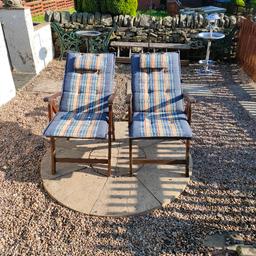 Royal craft Two adjustable sun loungers with cushions, very comfortable and ready for summer.