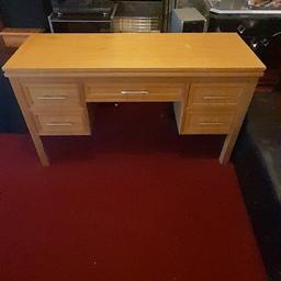 solid oak dressing table 5 drawers has got few marks on top but a very solid peirce of furniture