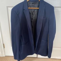Zara blazer will fit large even though it says xl