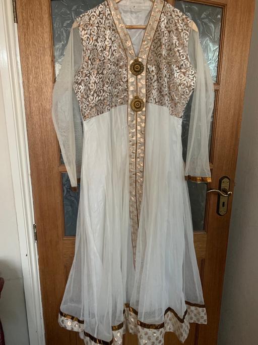 Buy & Sell West Midlands Birmingham - Photos for Ladies white and gold long maxi Asian dress 👗