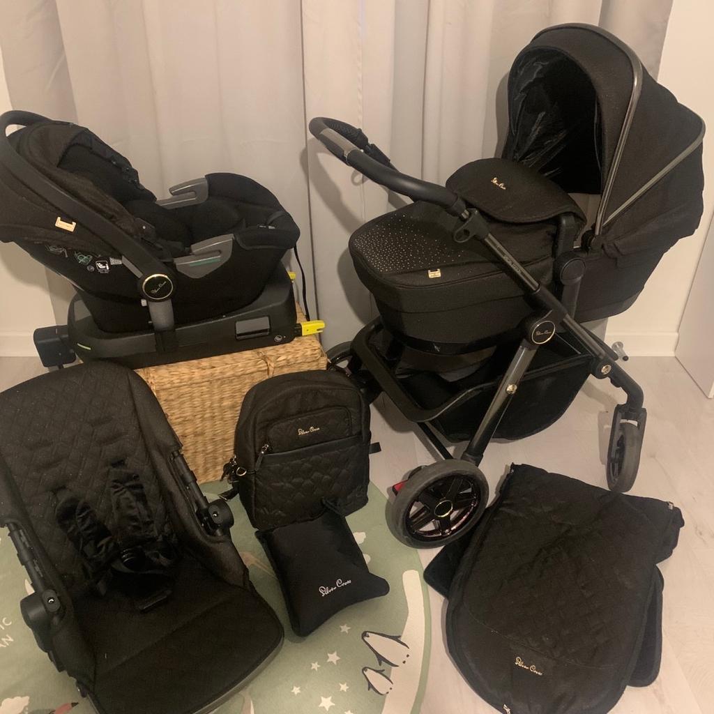Silver Cross Pioneer travel system. in B31 Birmingham for £650.00 for