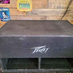 peavey twin sub. passive. works as it should. collection only.
serious bidders only please
£40 no offers