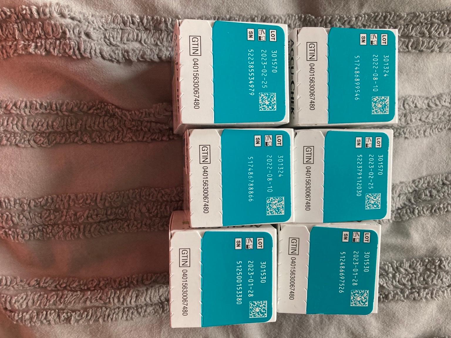 Accuchek instant test strips in S71 Royston für 20,00 £ zum Verkauf