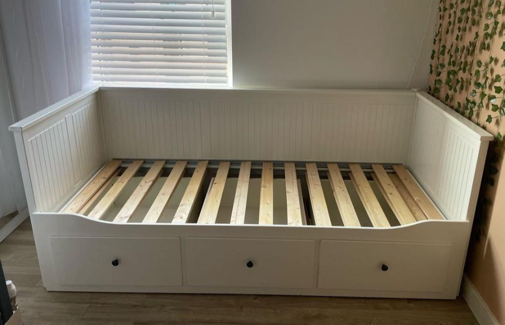 IKEA HEMNES Daybed w 3 drawers, white, 80x20 in N11 London for £150.00