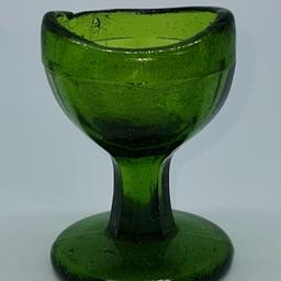 Vintage  Glass Stem Eyebath - Green no chip in the glass