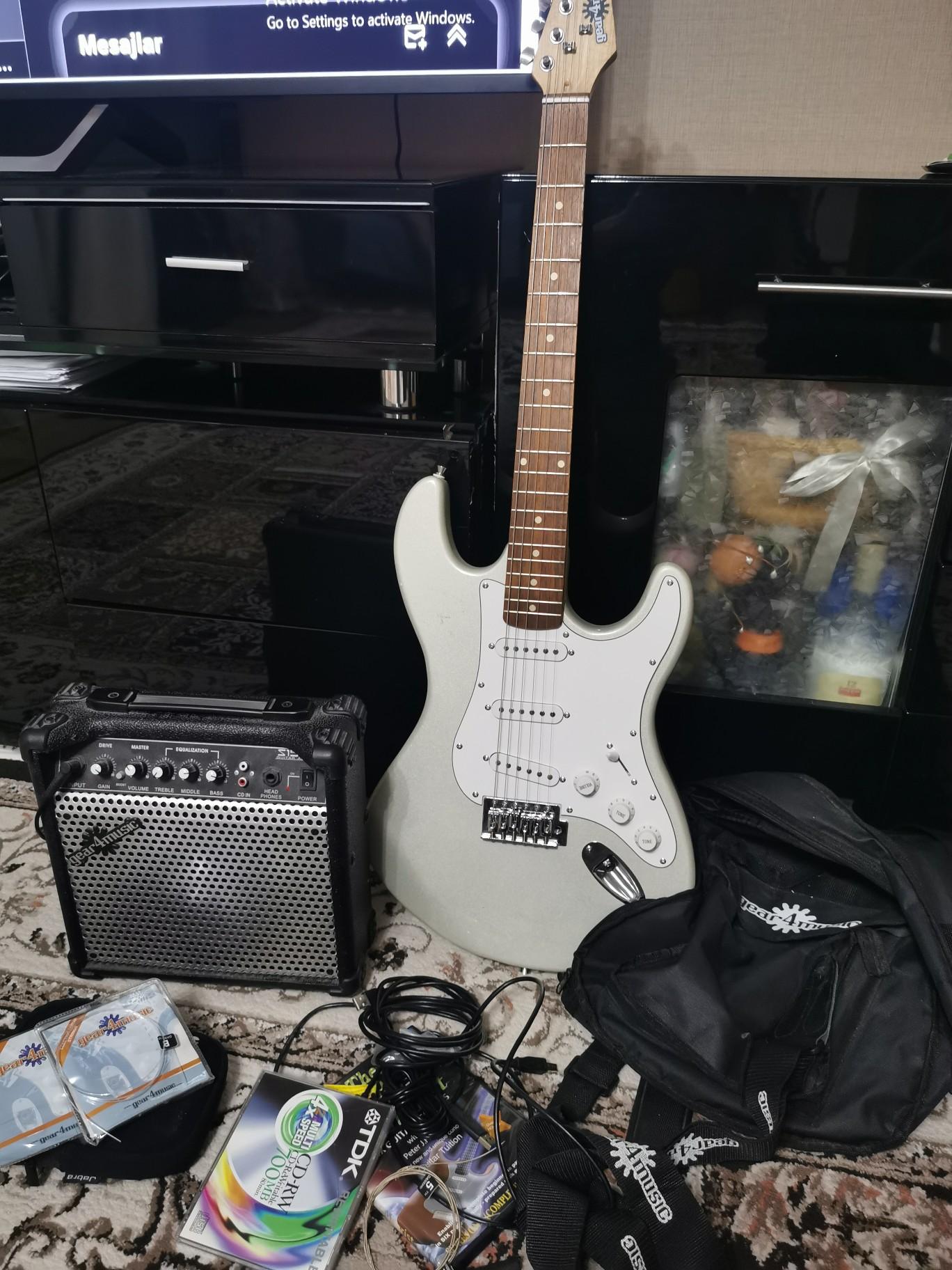 electric guitar. full set and extras in E13 London for £75.00 for sale