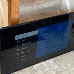 Used wall mounted Samsung 48” HD TV.
Has 4 white spots on screen and a bit slow when first turning on but all in working order.
Cash on collection only please 
Within 24hrs from Willenhall 
No holding
Smoke free home