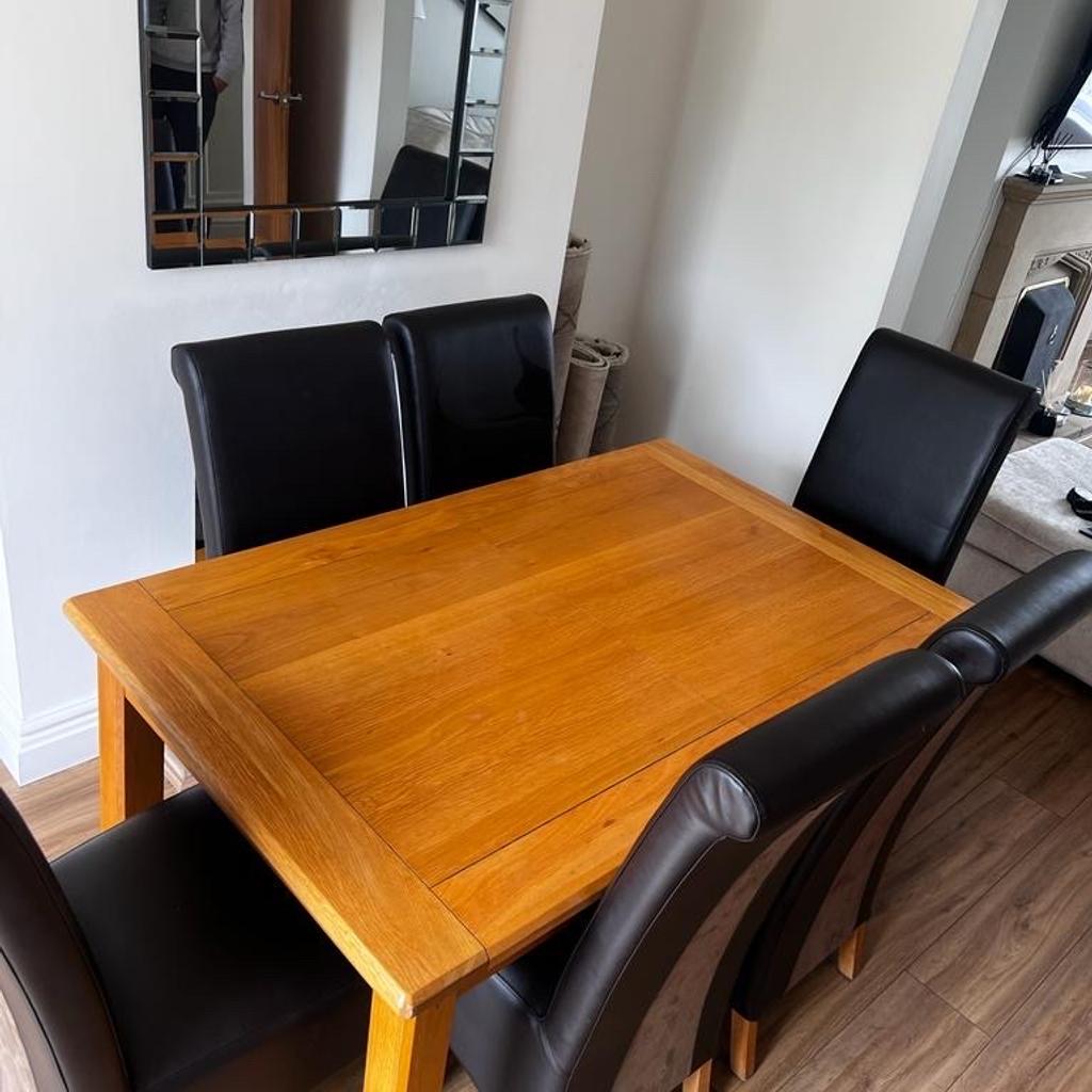 Next dining table and chairs in L30 Litherland für 250,00 £ zum Verkauf