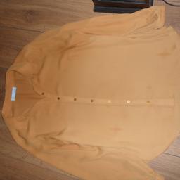 A LADIES BLOUSE SIZE 16 . PICK UP FROM M40 1NS