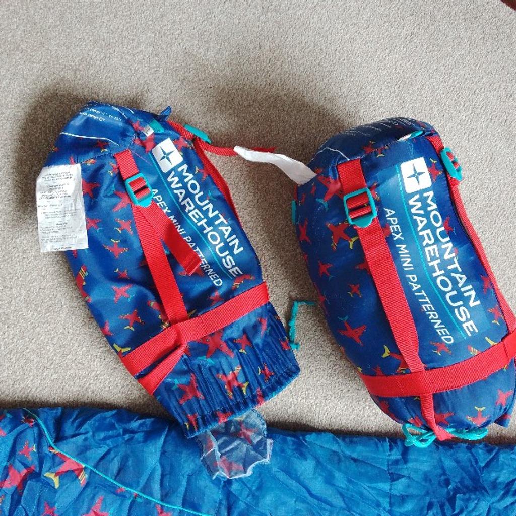 sleeping bags, childrens mountain warehouse in DY11 Forest für £ 5,00