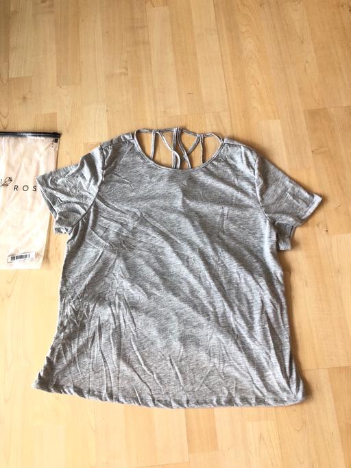 Buy & Sell West London Hounslow - Photos for Brand new Shein crisscross back solid tee