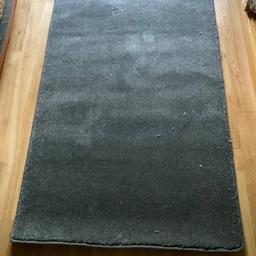 Brand new dark grey thick pile carpet rug with grey wool edging and soft backing
5x3ft (152x91cm)
Spot clean only