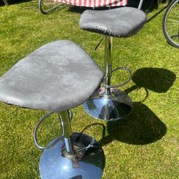Perfect condition bar stool 
Both are adjustable height