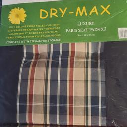 Brand New 
Luxury Dry Max 
2 x 2 Cushions 
41cm x 40cm
£7.50 Per Pk