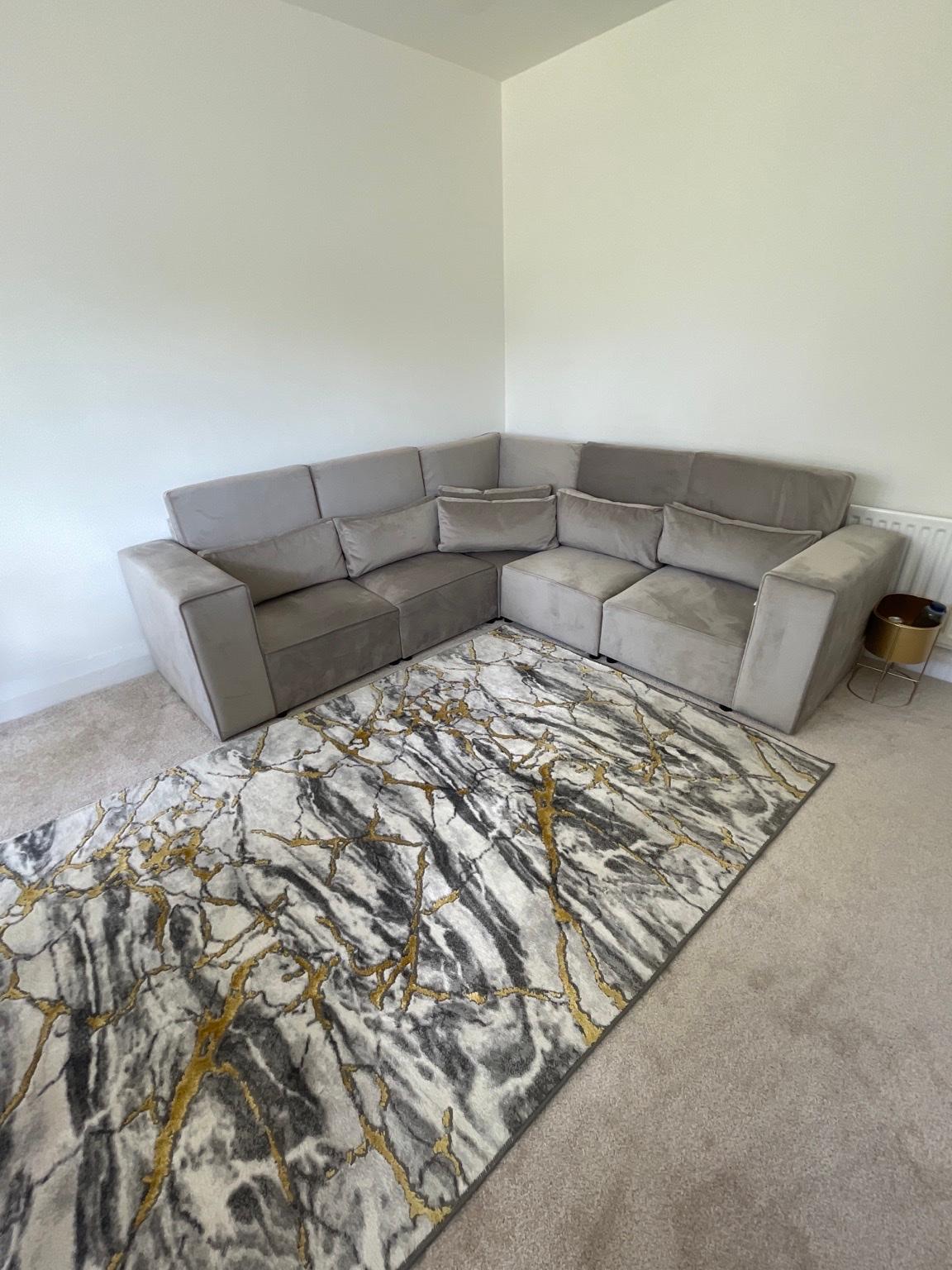 5 seater corner sofa and matching rug in B15 Birmingham for £500.00 for