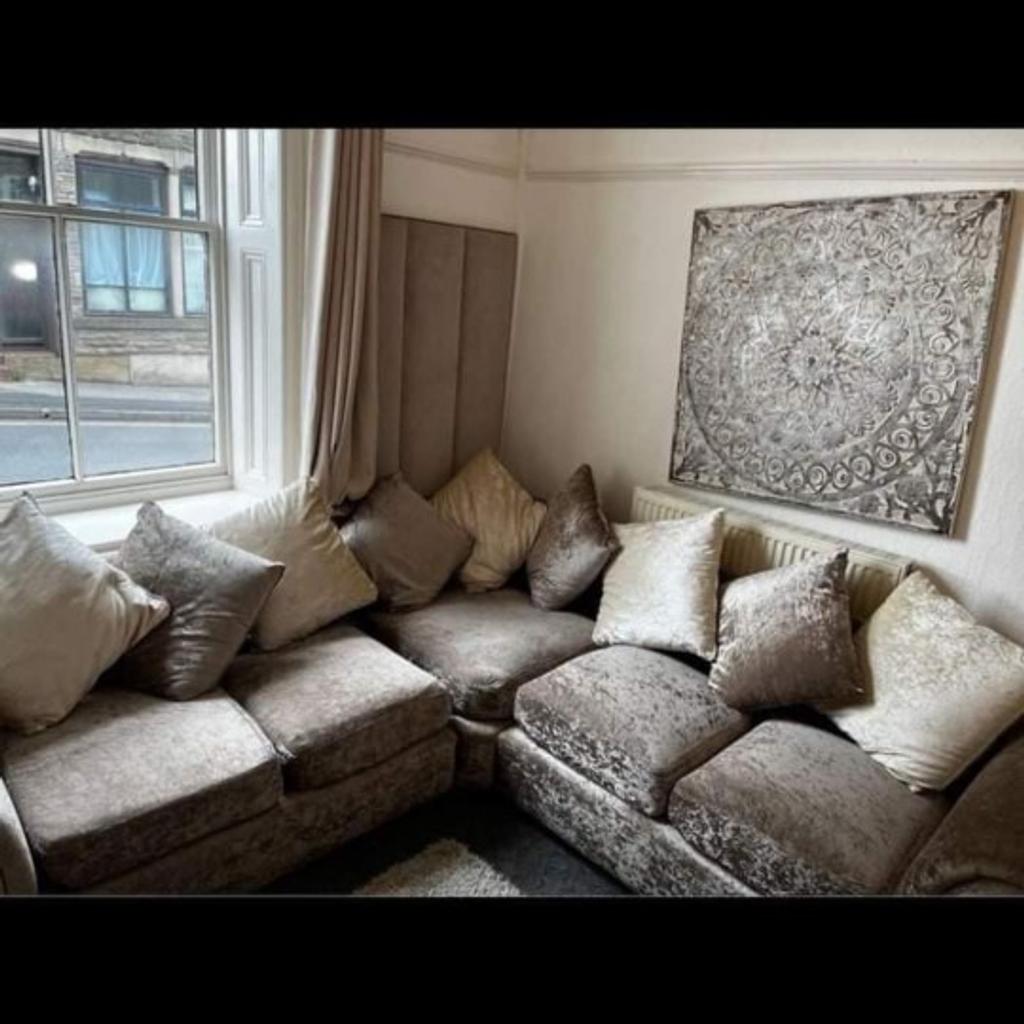 corner couch in M6 Salford for £200.00 for sale Shpock