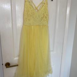 Lemon Tulle MIDI Dress

ASOS DESIGN Petite Premium lace top tulle cami midi dress.

Bought second hand but not worn; person I got it from stated it was only Worn Once for Ladies Day :)

Good condition and pretty design, just wasn't good for the occasion I was planning on wearing it for and no other use :)

ASOS size 2, but would probably fit a size 4/6

Collection Burgess Hill or can post for extra postage fee

#valentine