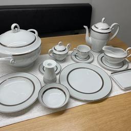 Verkaufe 12-teiliges AMC Silver Service Porzellan Set mit Zubehör wie Suppenschüssel, Teekanne,…
Siehe Bilder

Angaben ohne Gewähr