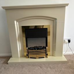 Beautiful fireplace
Works perfectly

Collection only: AL8