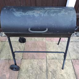 Jerk chicken Drum
only used a few times
Racks washed
1 wheel just needs screw.
Just sat in garden
Collection
