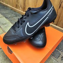 Brand new Nike Tiempo JR Legend 9 Club football boots in black/iron grey size UK 5.5