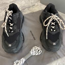 Balenciaga triple S clear sole trainers. Size 5. Not worn that much am comes complete with box, bag and unused laces. E receipt is available to show, from balenciaga. From a clean smoke free home
