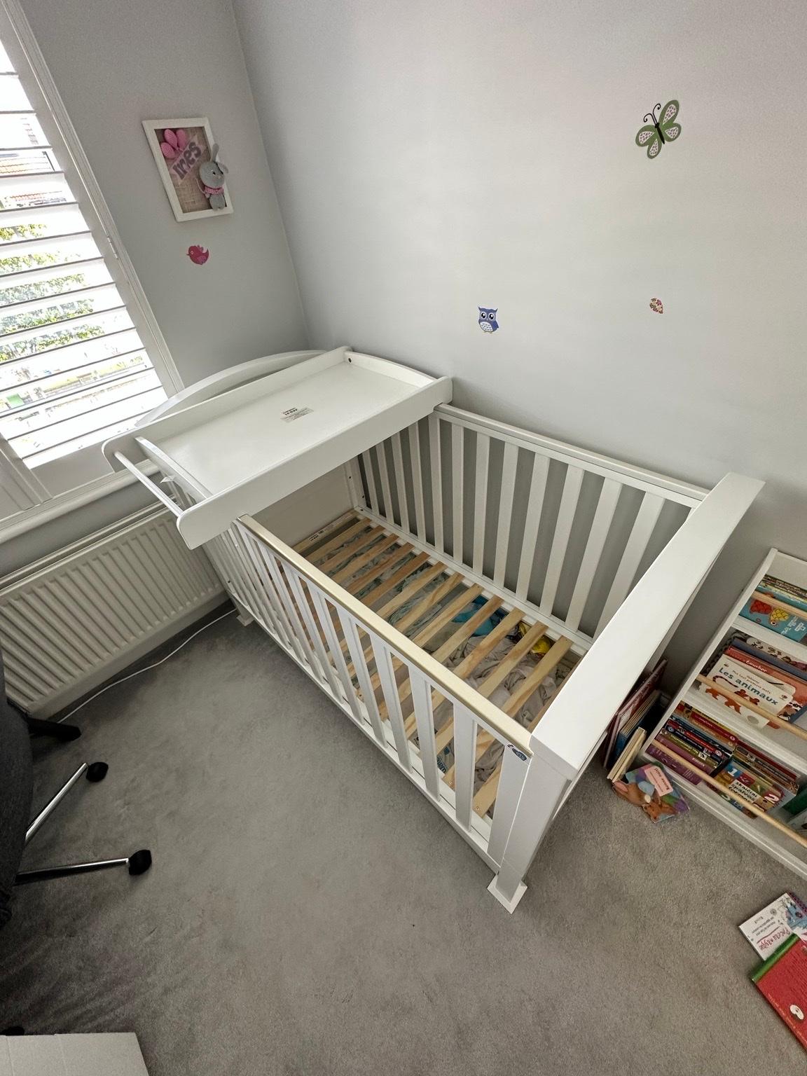 Cot Bed with Top Changer, Drawer and Mattress in SM6 London for £75.00 for sale Shpock