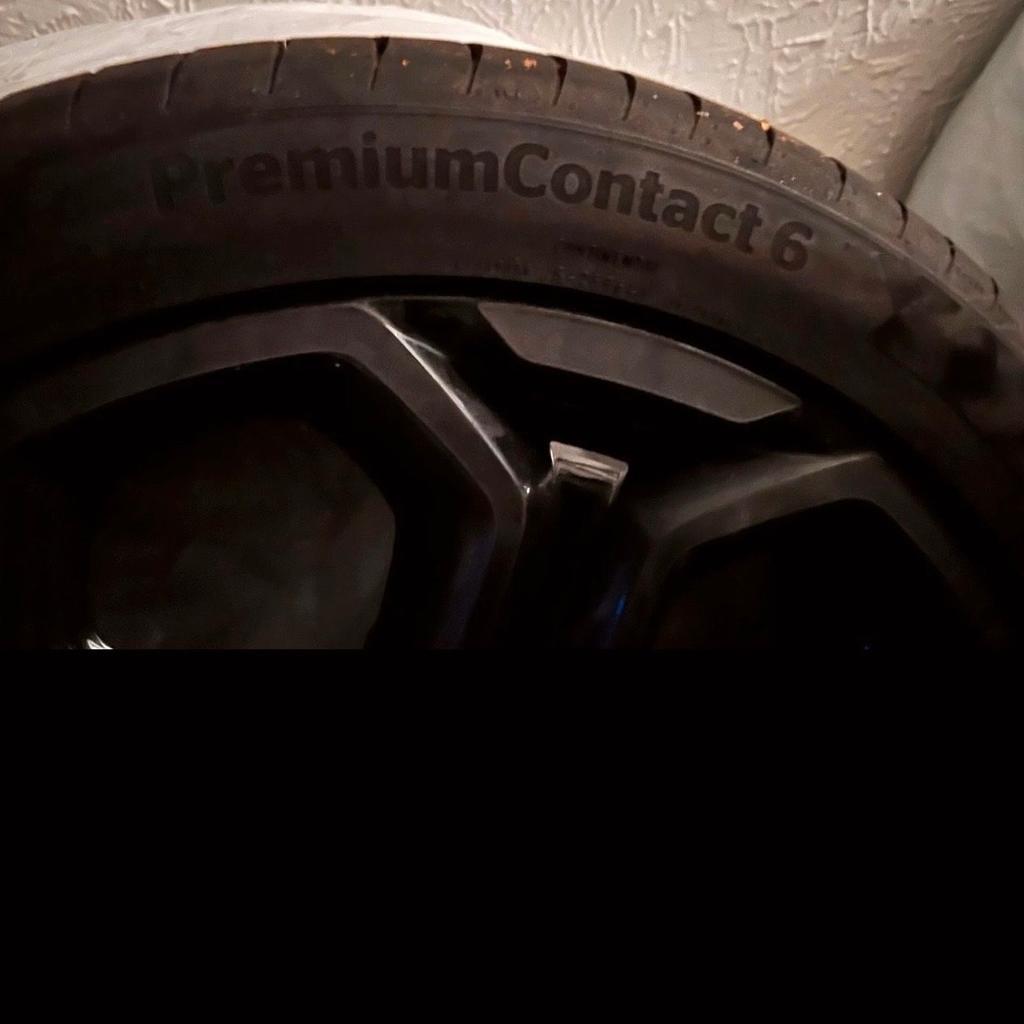 Verkaufe gebrauchte Sommerreifen mit Felgen für den Renault Kadgar
Die hinterm Reifen sind ganz neu, nur 2 Monate gefahren.

Continental
225 / 45 R 18 W XL Extra Load
Mit schwarzen AluFelgen.

Gebrauchsspuren vorhanden.
Bitte nur an Selbstabholer, realistische Preisvorschläge lese ich gerne.
